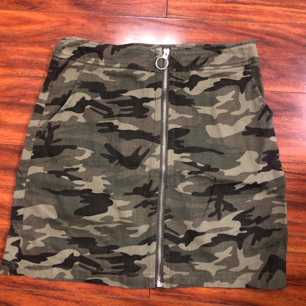 Promesa Camo Zip Up Denim Mini Skirt (S)